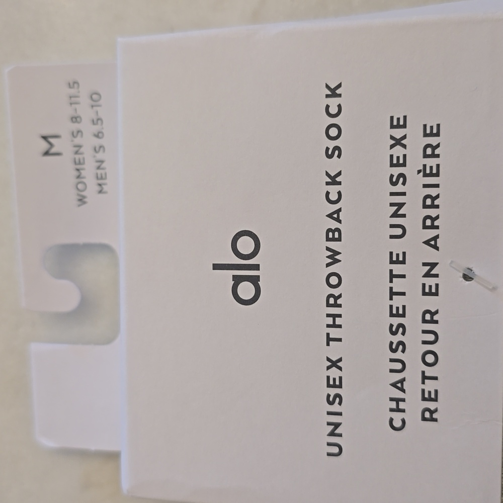 NWT Alo Yoga Unisex Crew Socks Medium - Picture 2 of 6
